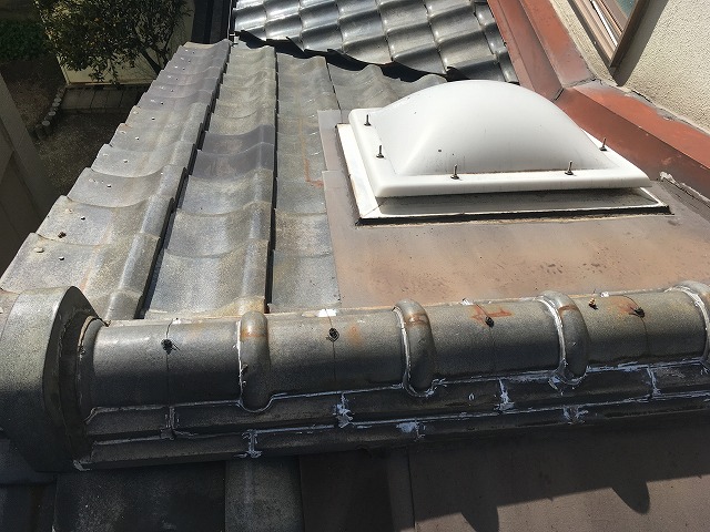 早めの修理工事が推奨される屋根